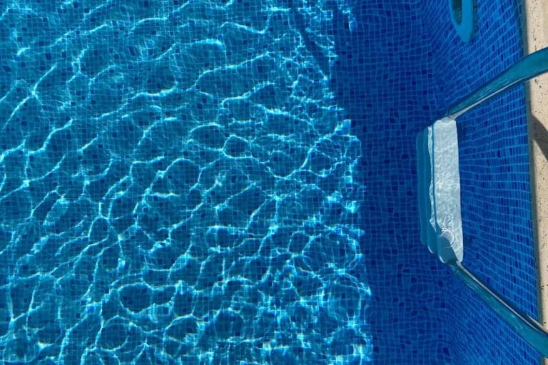 cómo subir el ph de la piscina