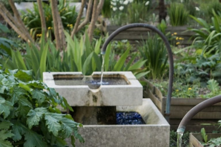 cómo hacer una fuente de agua para jardín