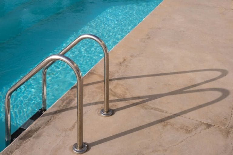 cómo preparar la piscina para el invierno